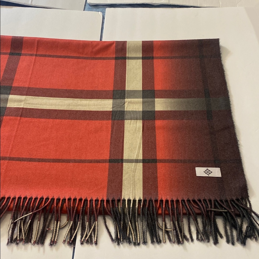 NWOT  Large Sanmarina Cashmere Silk and Viscose Scarf